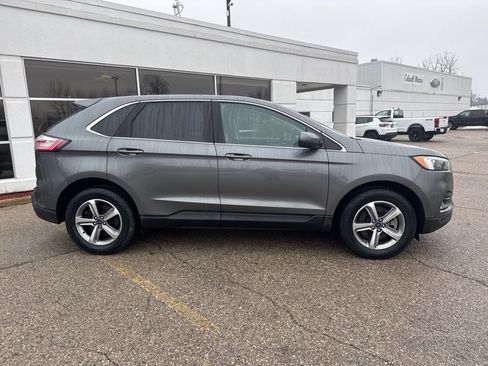 Used 2022 Ford Edge SEL w/ Convenience Package image 2