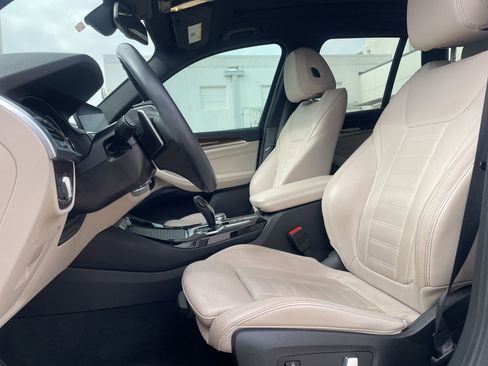 Used 2019 BMW X3 sDrive30i w/ Premium Package image 9