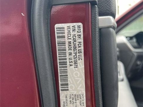 Certified 2023 Jeep Grand Cherokee Limited image 19