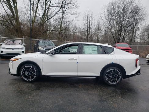 New 2025 Kia K4 GT-Line image 3