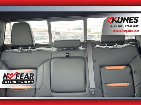 Used 2023 GMC Sierra 1500 AT4 w/ AT4 Preferred Package image 38