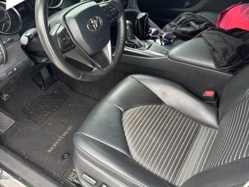 Used 2018 Toyota Camry SE w/ Convenience Package FWD image 5