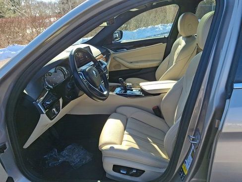 Used 2019 BMW 530i xDrive w/ Convenience Package image 13
