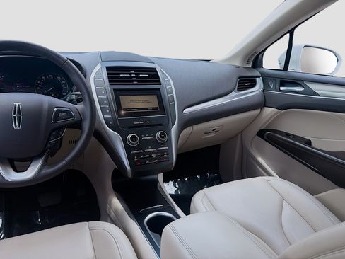 Used 2019 Lincoln MKC Premiere FWD image 22