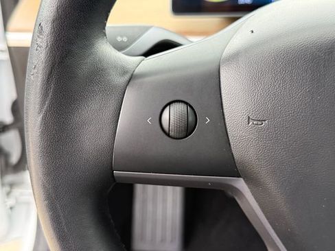Used 2019 Tesla Model 3 Mid Range RWD image 12
