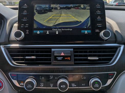 Used 2019 Honda Accord EX image 19