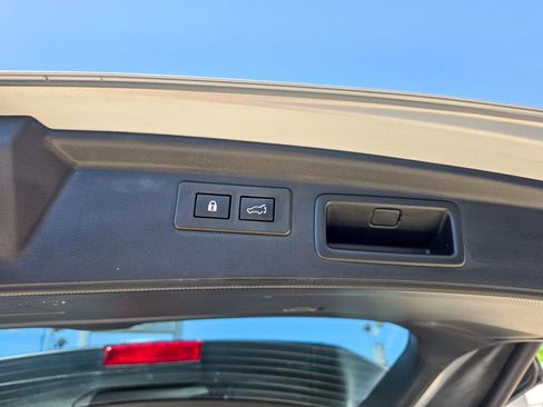 Used 2023 Subaru Forester Limited AWD/4WD image 12