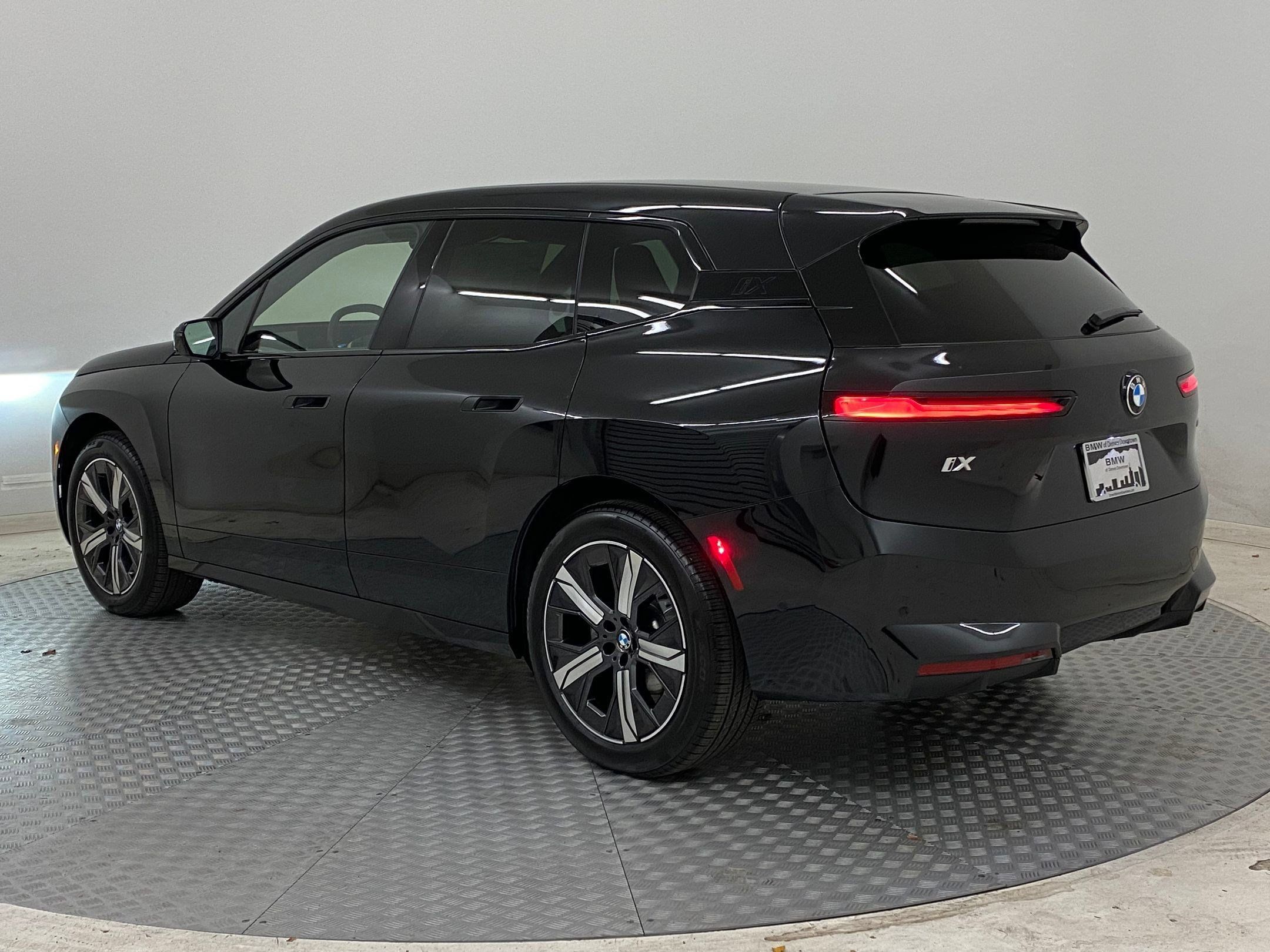 Used 2026 BMW iX xDrive45 AWD/4WD image 3