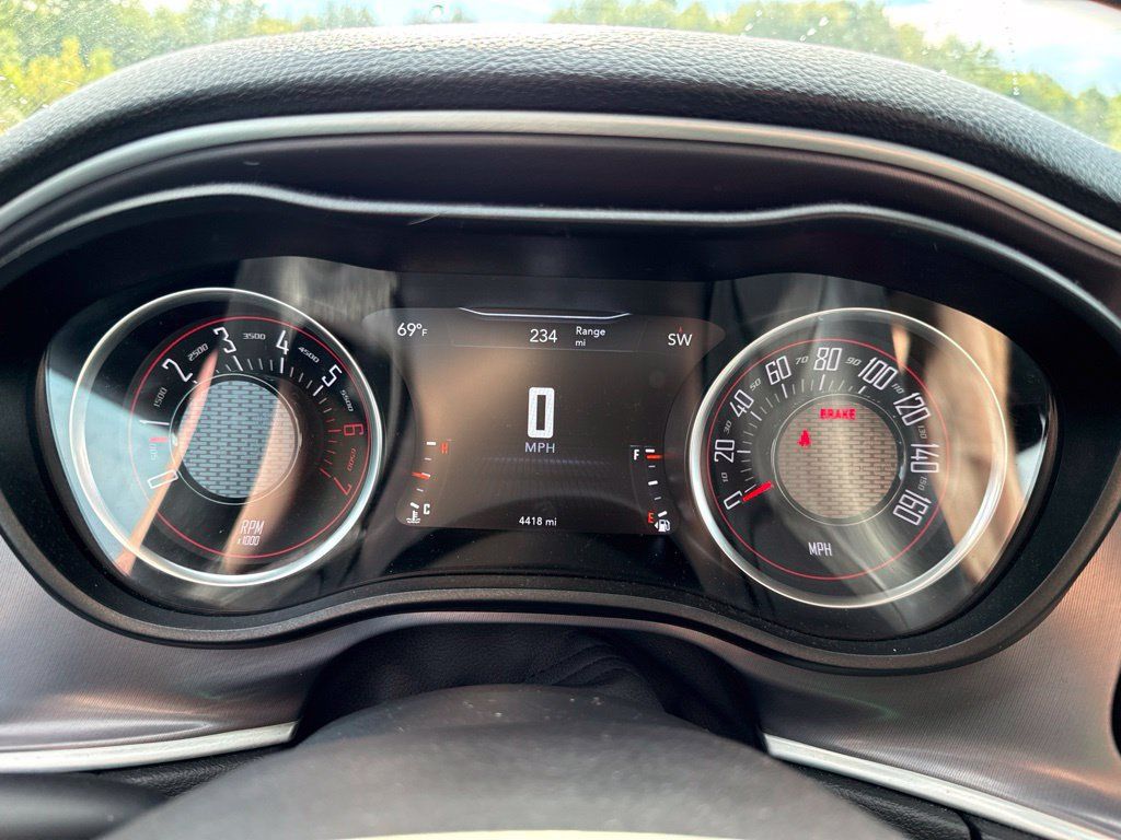 Used 2019 Dodge Challenger R/T RWD image 17
