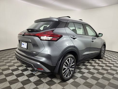 Used 2024 Nissan Kicks SV w/ Interior Electronics Package FWD image 6