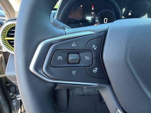 New 2026 Chevrolet Trax LT w/ Driver Confidence Package FWD image 21