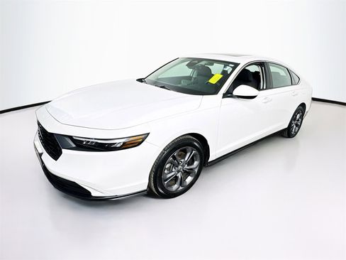 Used 2023 Honda Accord EX image 4
