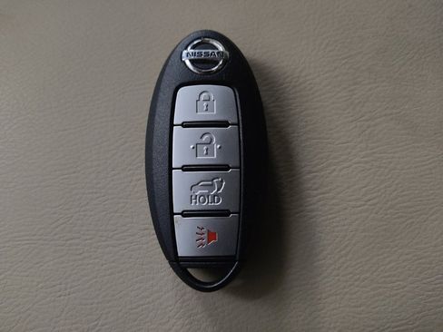 Used 2015 Nissan Rogue SV w/ SV Premium Package image 32