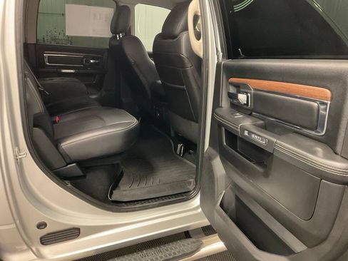 Used 2018 RAM 2500 Laramie w/ Convenience Group AWD/4WD image 33