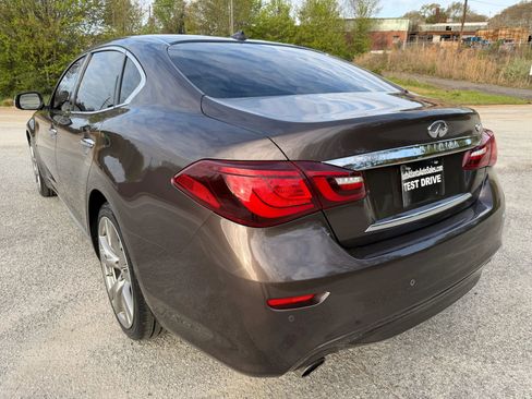 Used 2016 INFINITI Q70 L 3.7 RWD image 3