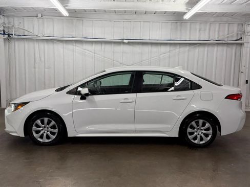 Used 2023 Toyota Corolla LE FWD image 9