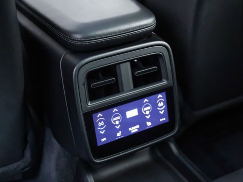 Certified 2020 Porsche Taycan Turbo image 25