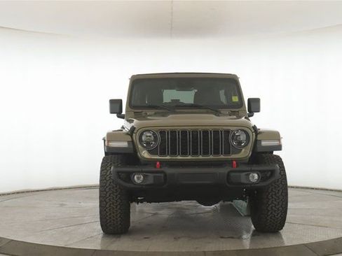 Used 2025 Jeep Wrangler Unlimited Rubicon image 12