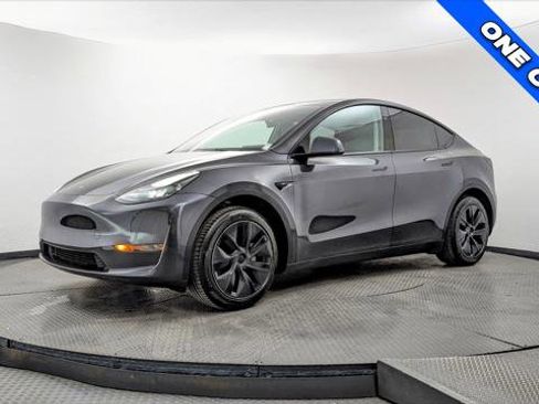 Used 2025 Tesla Model Y Long Range image 2
