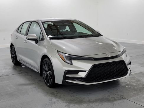 New 2026 Toyota Corolla SE FWD image 2