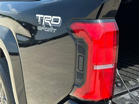 Used 2024 Toyota Tacoma TRD Sport w/ TRD Sport Premium Package AWD/4WD image 8