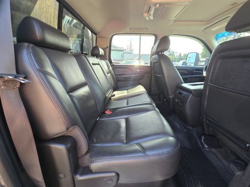 Used 2013 GMC Sierra 2500 Denali w/ Suspension Package, Off-Road AWD/4WD image 12