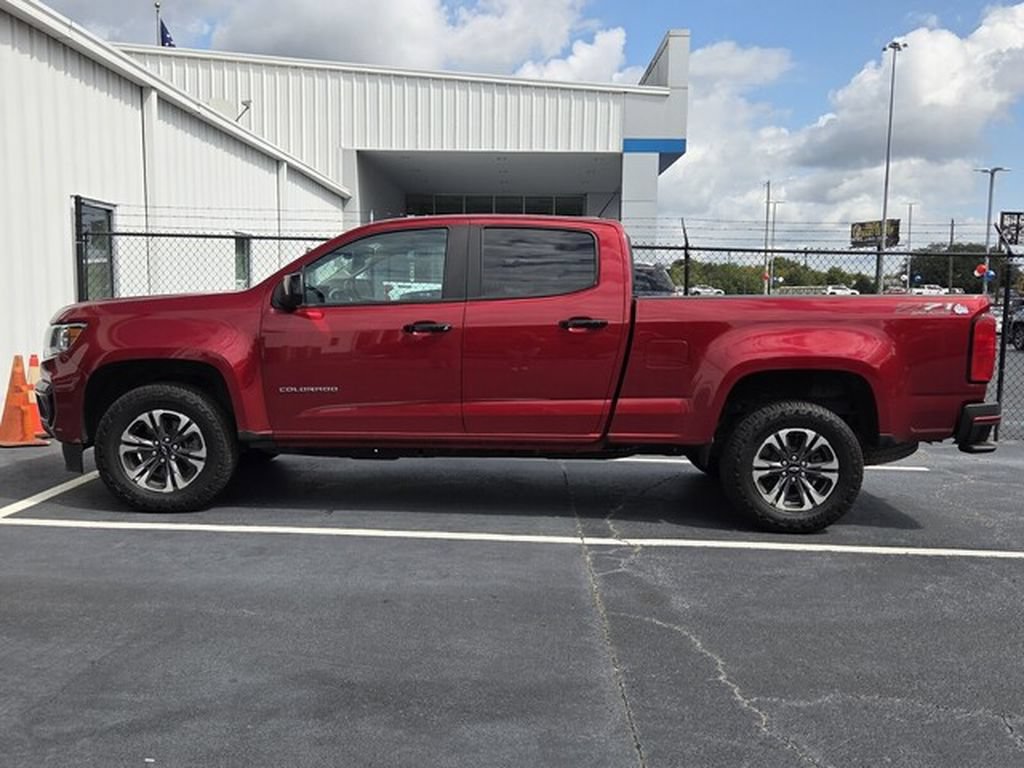 Used 2021 Chevrolet Colorado Z71 AWD/4WD image 2