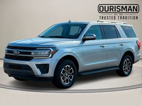 Used 2024 Ford Expedition XLT image 2