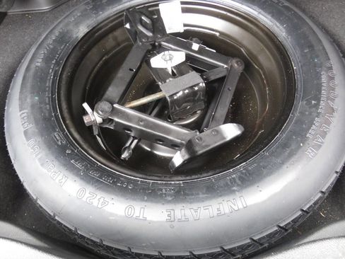 Used 2019 Jeep Cherokee Limited image 36