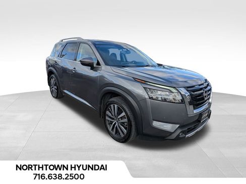 Used 2022 Nissan Pathfinder Platinum image 1
