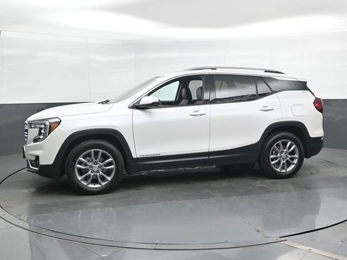 Used 2024 GMC Terrain SLT w/ Infotainment Package II AWD/4WD image 8
