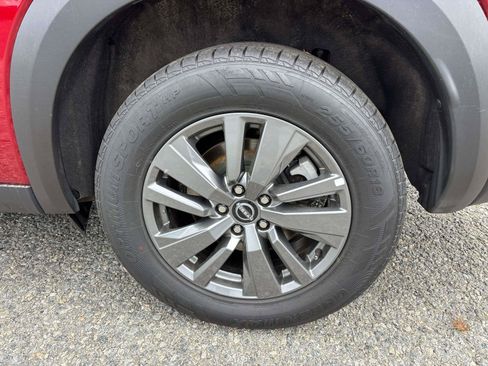 Used 2024 Nissan Pathfinder SV AWD/4WD image 9