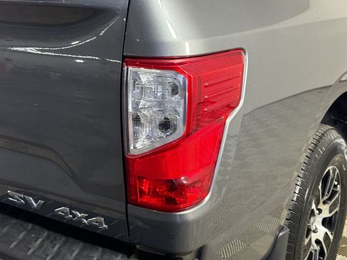 Used 2021 Nissan Titan SV w/ SV Convenience Package AWD/4WD image 34