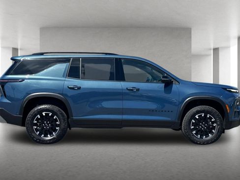New 2026 Chevrolet Traverse Z71 w/ Enhanced Driving Package AWD/4WD image 3
