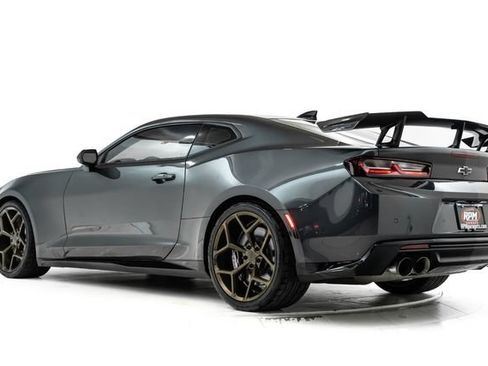Used 2018 Chevrolet Camaro ZL1 RWD image 11