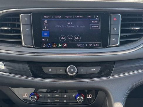 Used 2024 Buick Enclave Essence AWD/4WD image 15