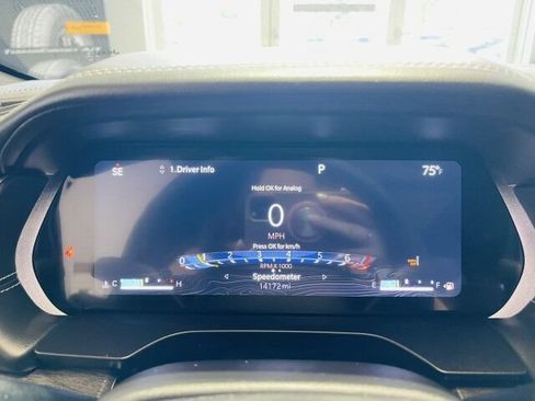 Used 2023 Jeep Grand Cherokee Overland w/ Luxury Tech Group IV AWD/4WD image 20