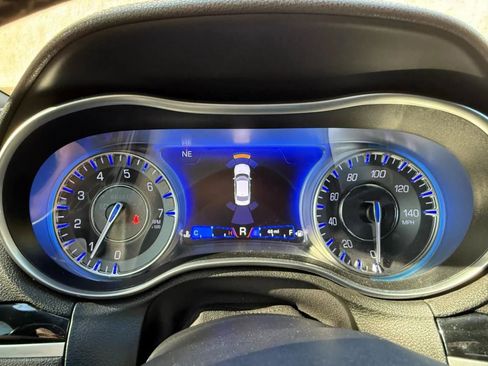 Used 2021 Chrysler 300 S image 57