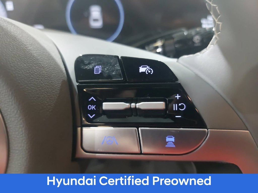 Certified 2025 Hyundai Elantra SEL FWD image 17