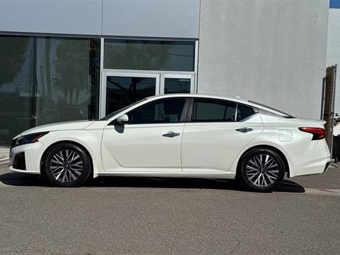 Used 2023 Nissan Altima 2.5 SV image 9