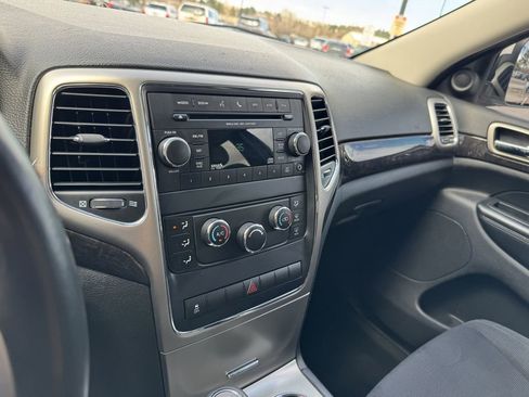 Used 2012 Jeep Grand Cherokee Laredo AWD/4WD image 18
