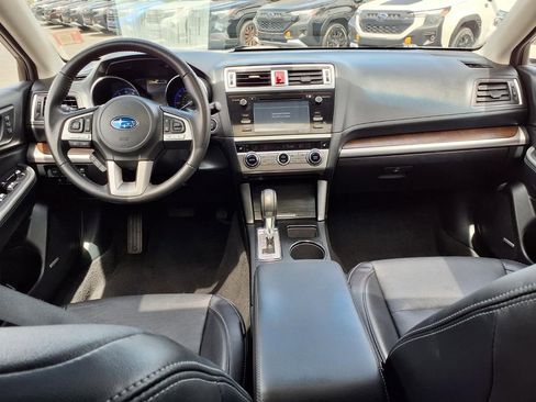 Used 2017 Subaru Outback 2.5i Limited image 2