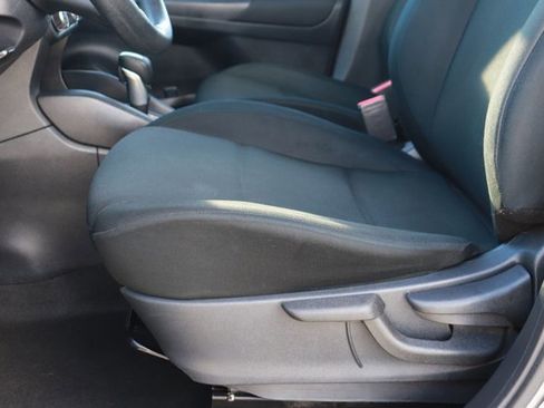 Used 2024 Nissan Kicks S image 10