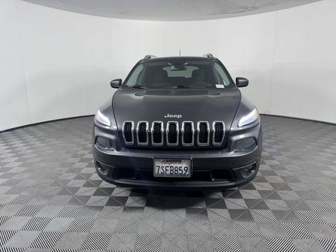Used 2016 Jeep Cherokee Latitude image 3