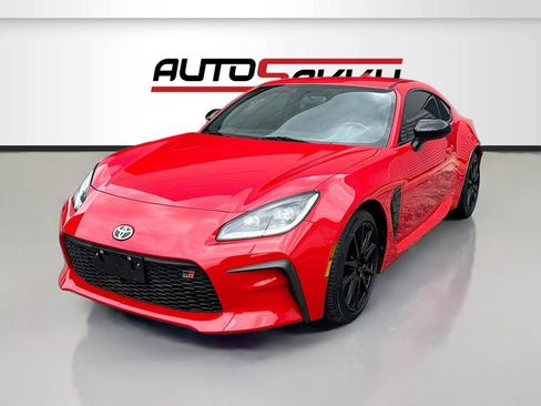 Used 2022 Toyota GR86 w/ ALL Weather Mat Package (TMS) RWD image 3