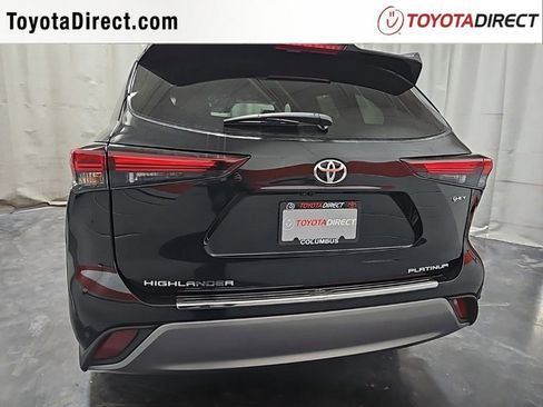 New 2026 Toyota Highlander Platinum image 5