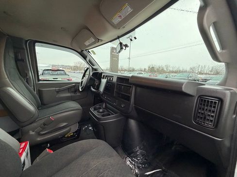 Used 2019 GMC Savana 2500 w/ Driver Convenience Package RWD image 13