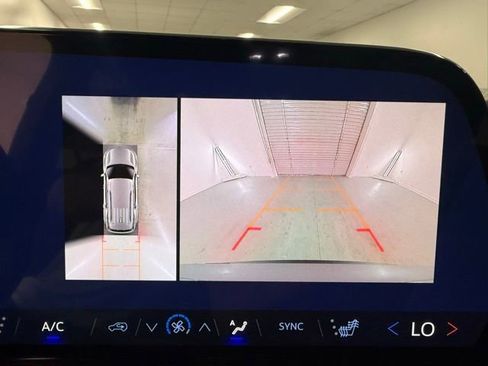 New 2026 Chevrolet Traverse Z71 w/ Enhanced Driving Package AWD/4WD image 20