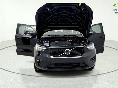 Used 2024 Volvo XC40 B5 Plus w/ Protection Package Premier AWD/4WD image 12