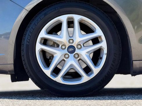 Used 2016 Ford Fusion SE FWD image 29